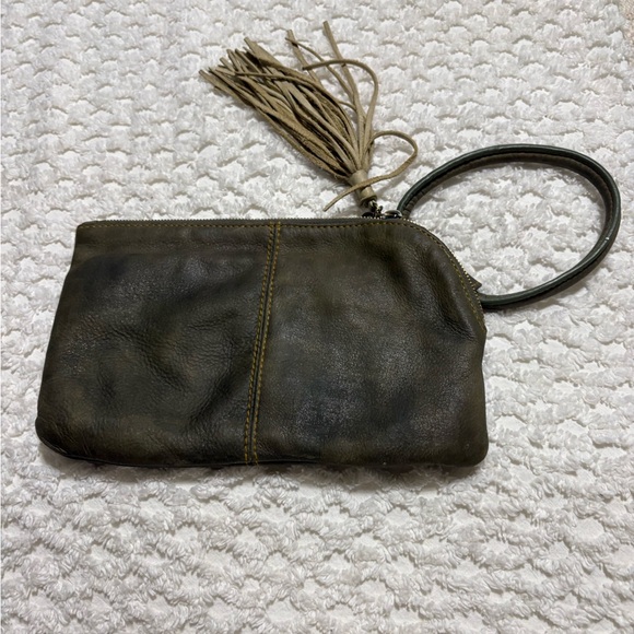 Hobo Rare Olive Green Leather Wristlet with Peace Sign - Picture 4 of 8